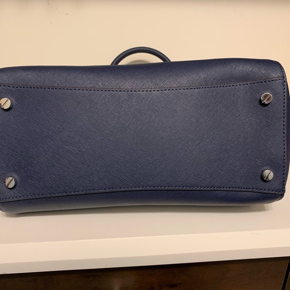 Michael Kors Large Saffiano Satchel - Picture 5 of 7